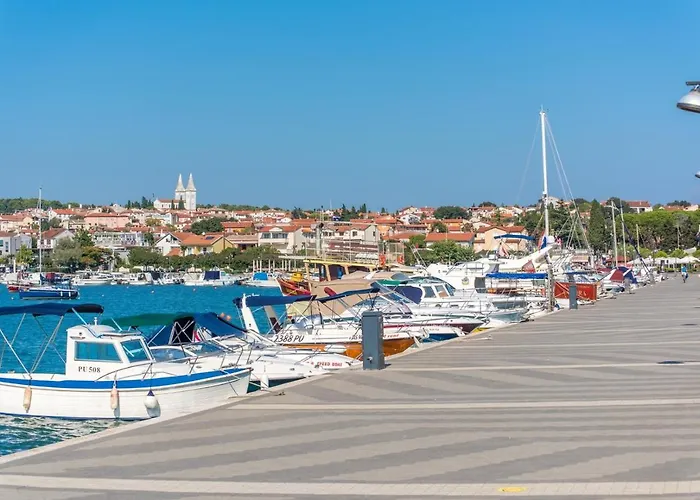 Gostinjska kuća Lara 3*